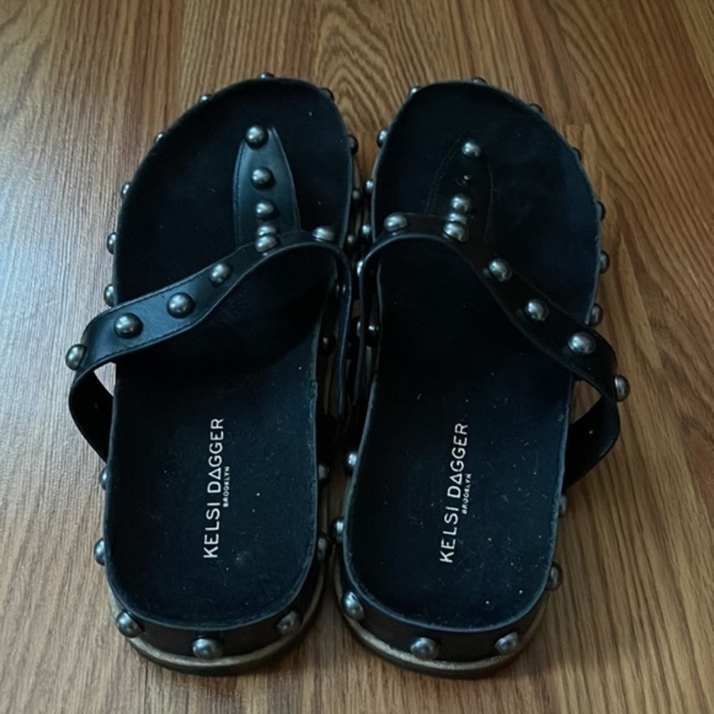 Kelsi Dagger Studded Slide Sandals. NEW - Picture 3 of 4